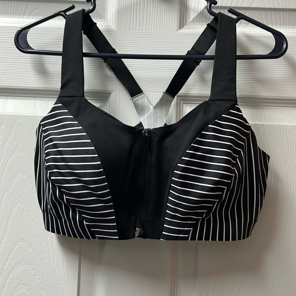 Sports bra, high impact. Gently used